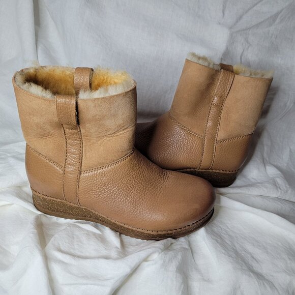 Dansko Mckenzie Shearling Lined Boots - Picture 5 of 16